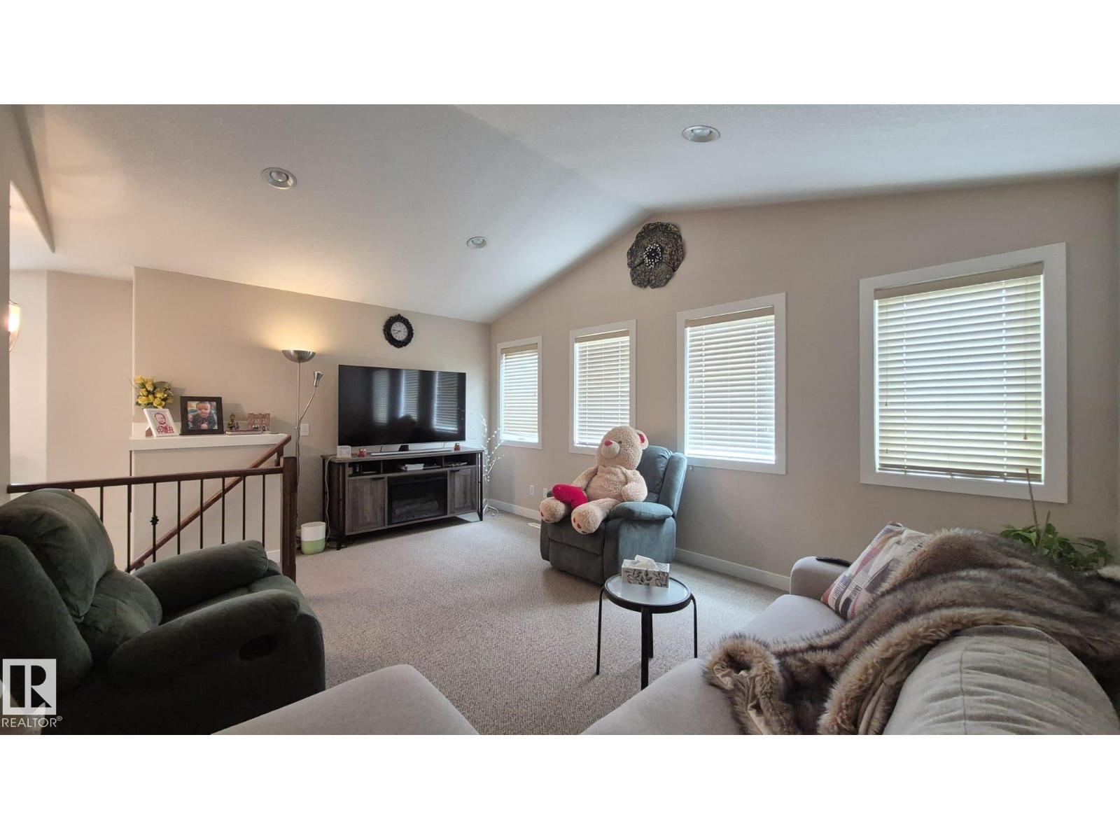 2044 33B ST NW NW - 19