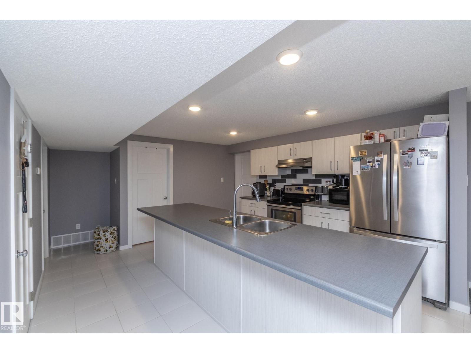 11138 30 AV NW - 54