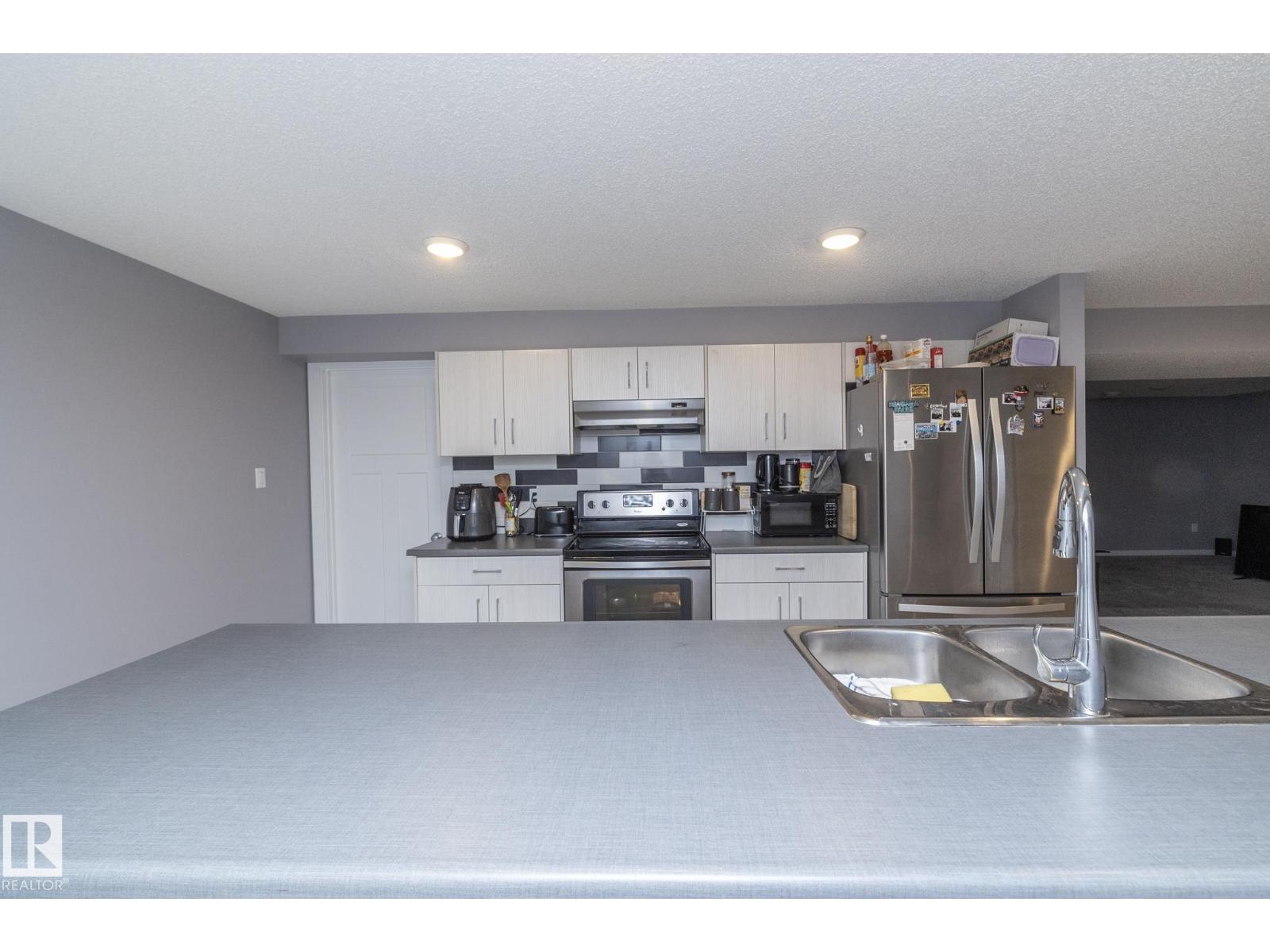 11138 30 AV NW - 55