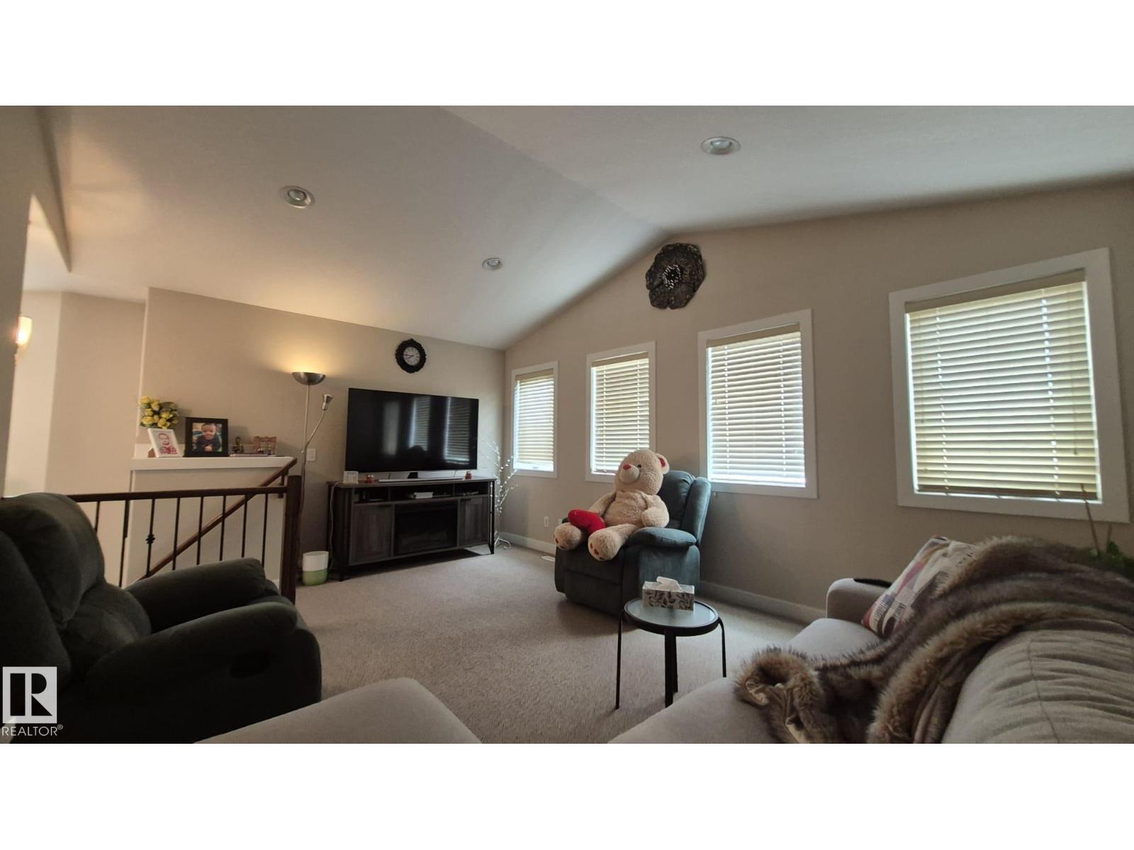 2044 33B ST NW NW - 26