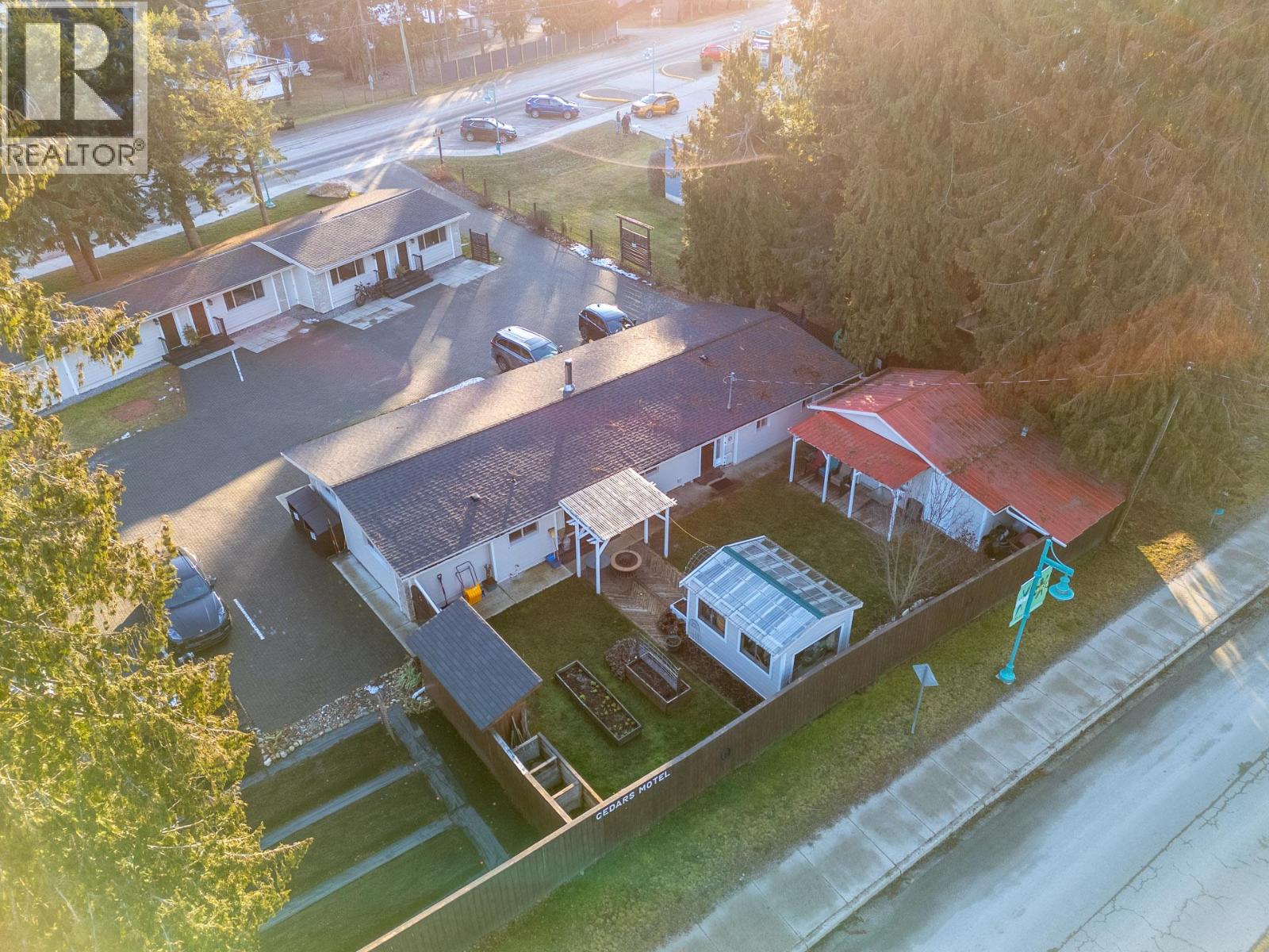  1210 Paradise Avenue, Sicamous