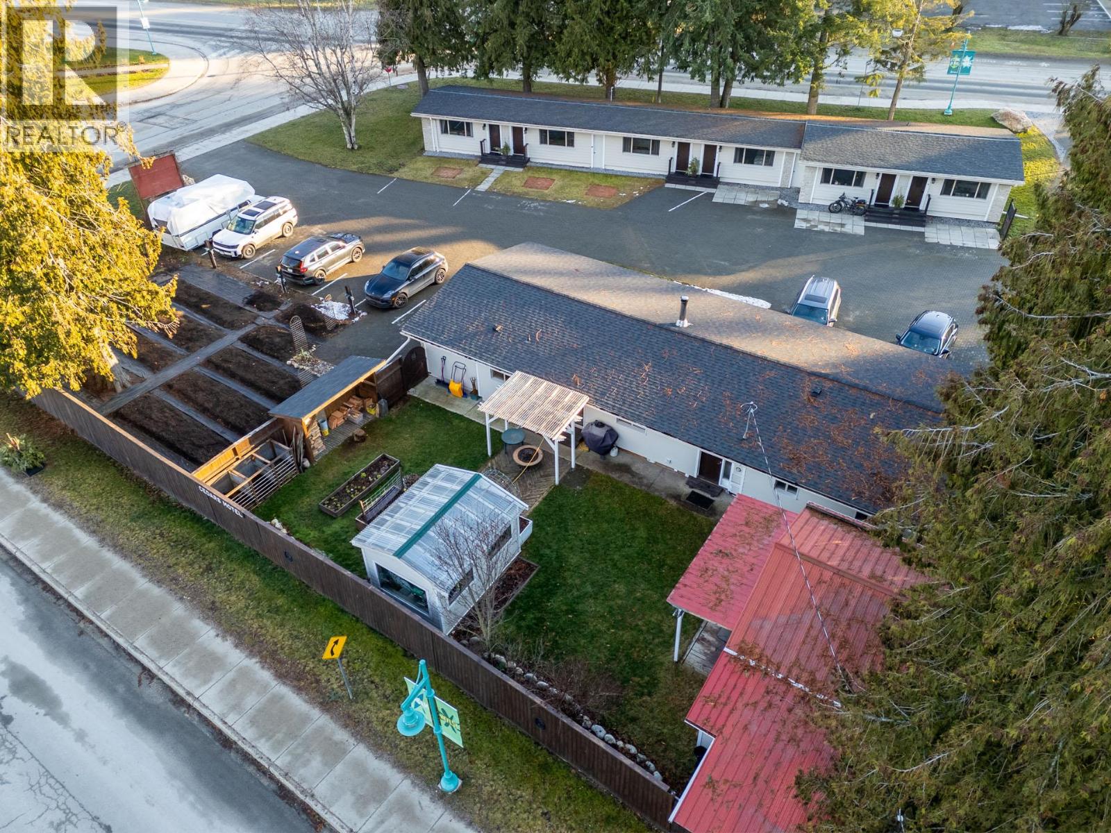  1210 Paradise Avenue, Sicamous