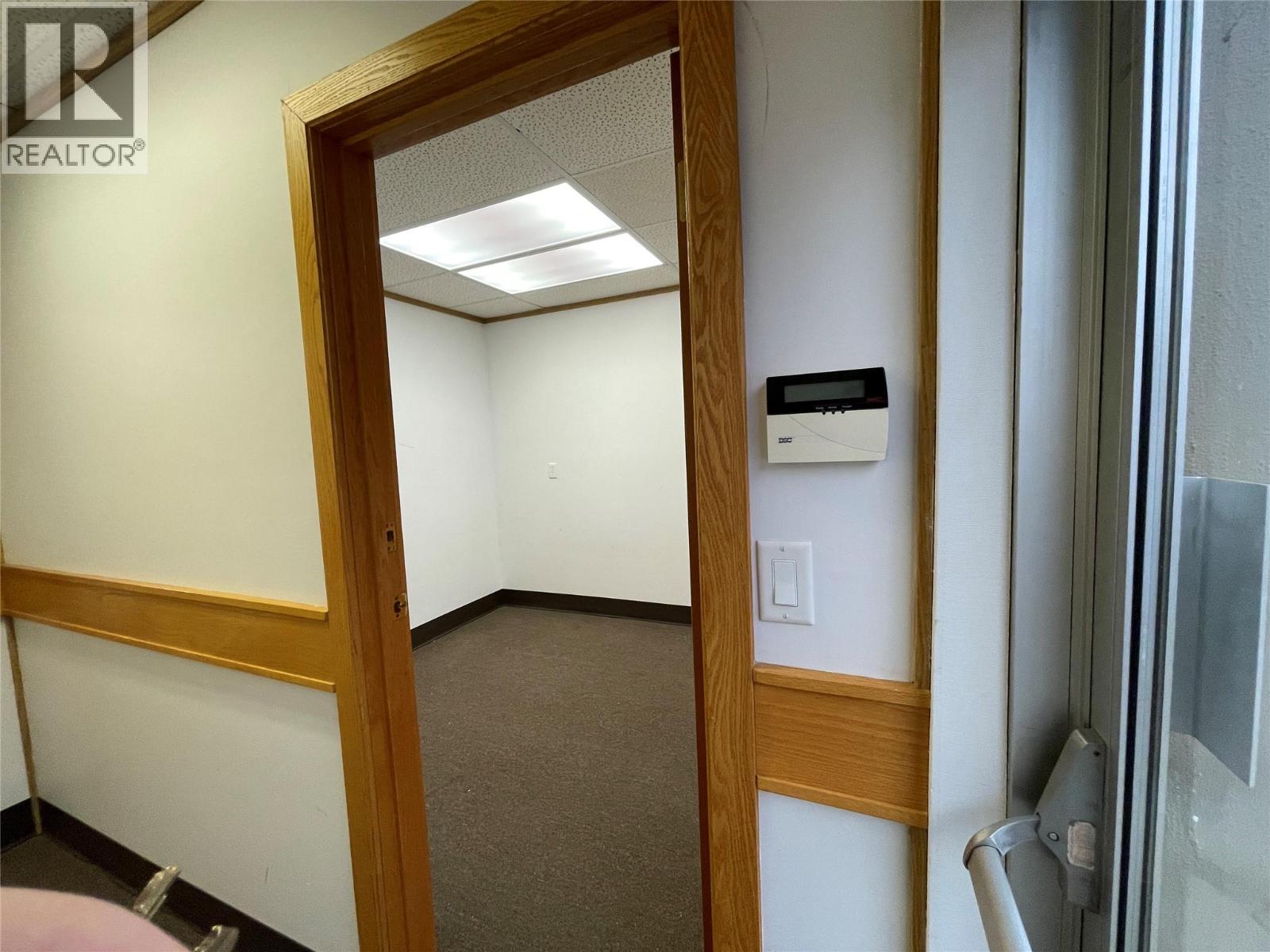 Office in Kelowna - Image 10