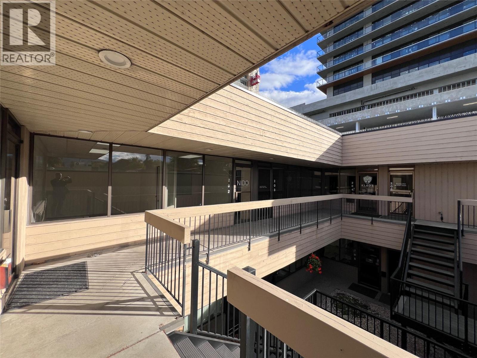 Office in Kelowna - Image 21