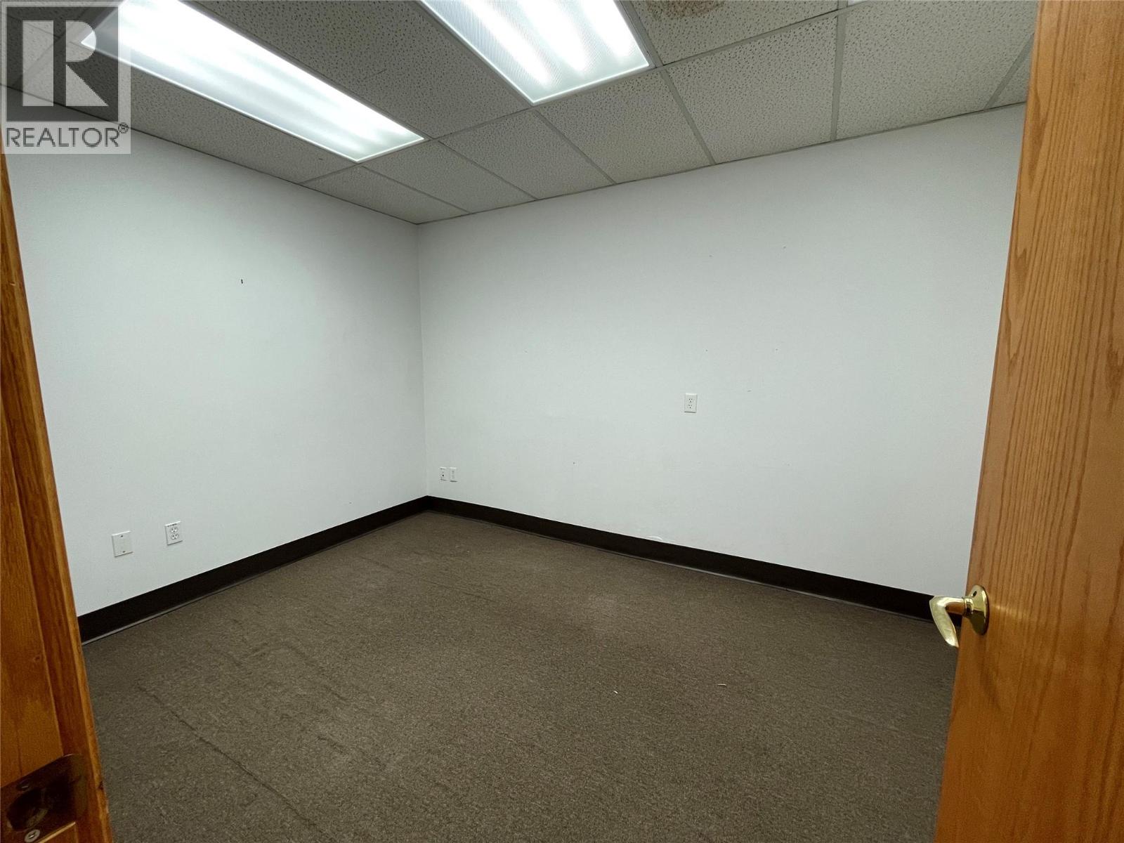Office in Kelowna - Image 8
