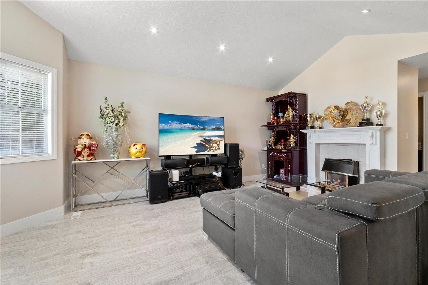 5 Bed, 3 Bath House for Sale in Mission – 8102 KNIGHT AVENUE, Mission – MLS# R3125912 - Image 7