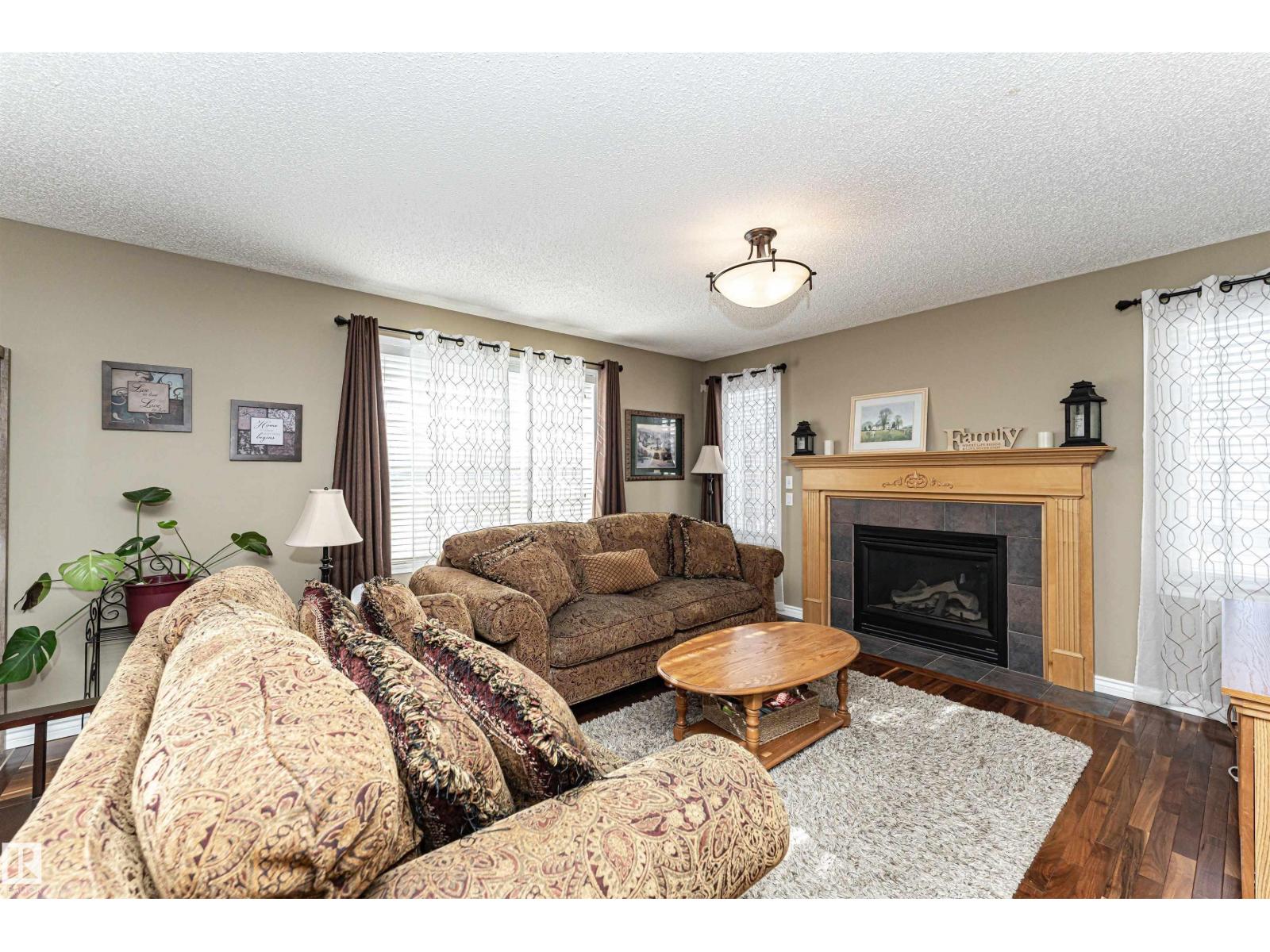 19047 51 AV NW - 31