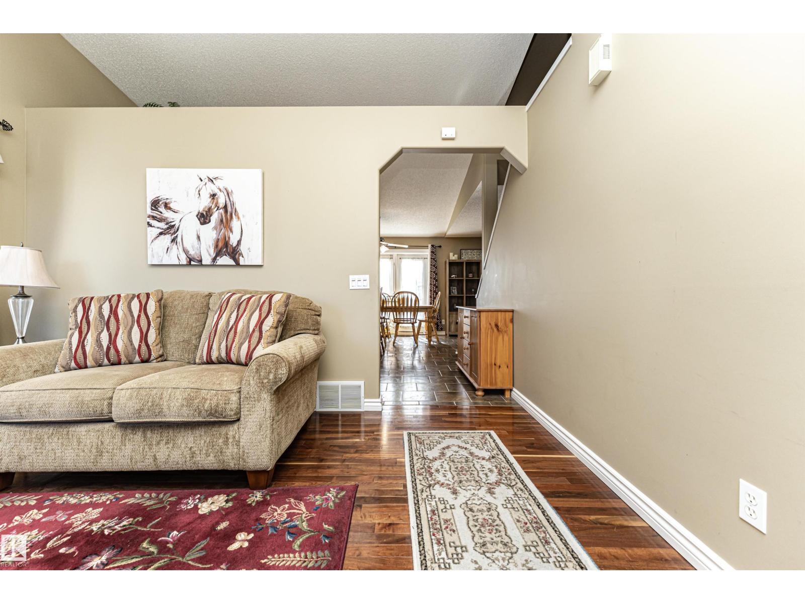 19047 51 AV NW - 16