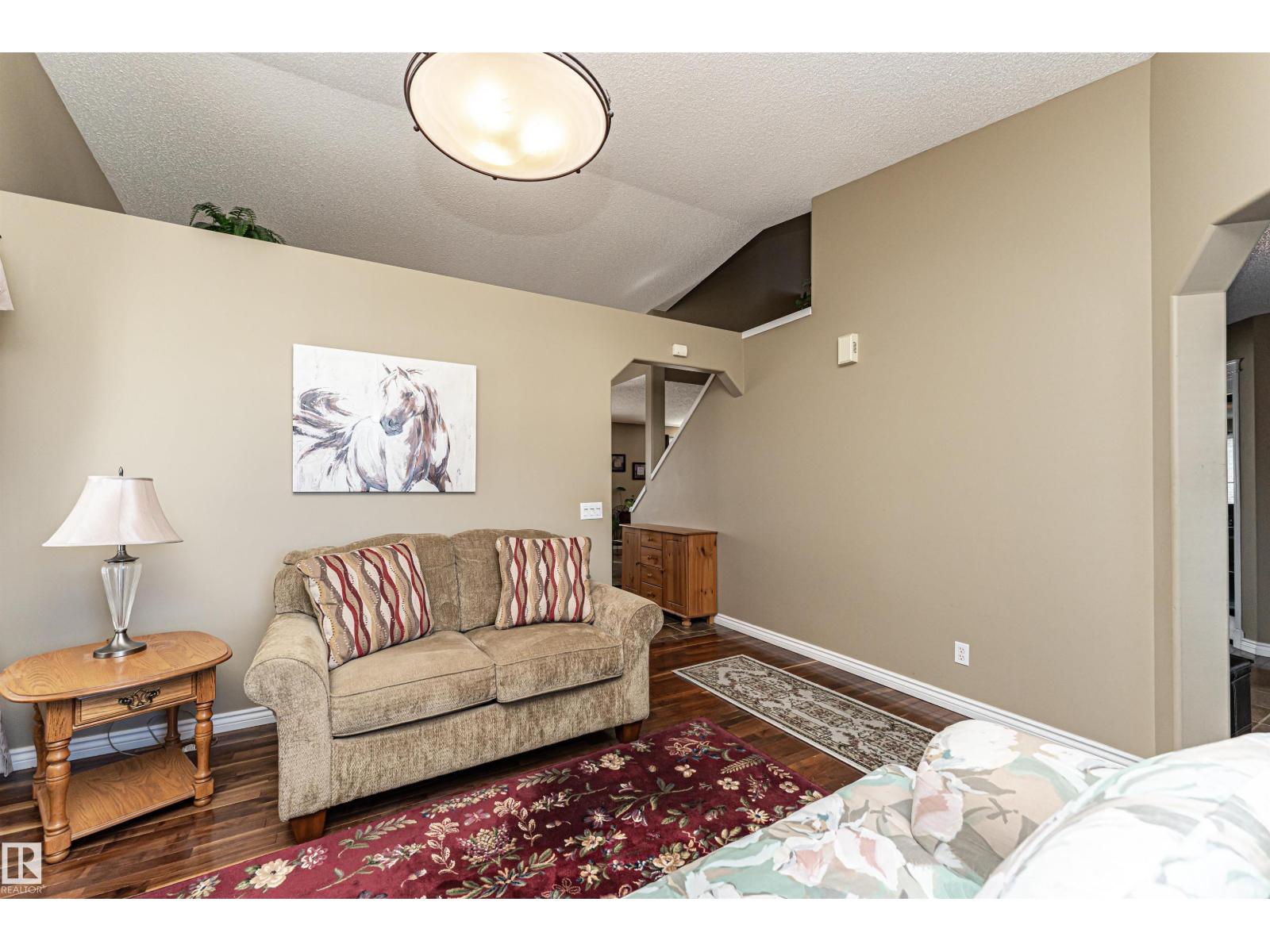 19047 51 AV NW - 14