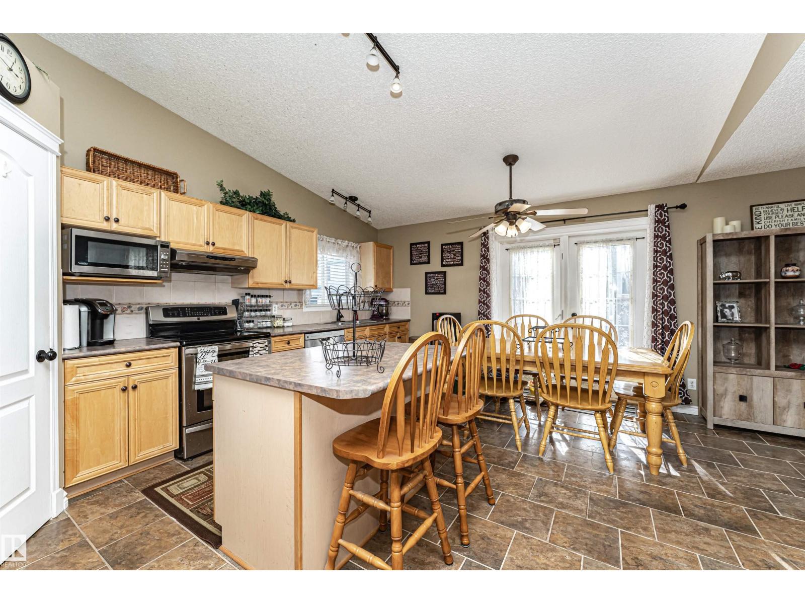19047 51 AV NW - 17