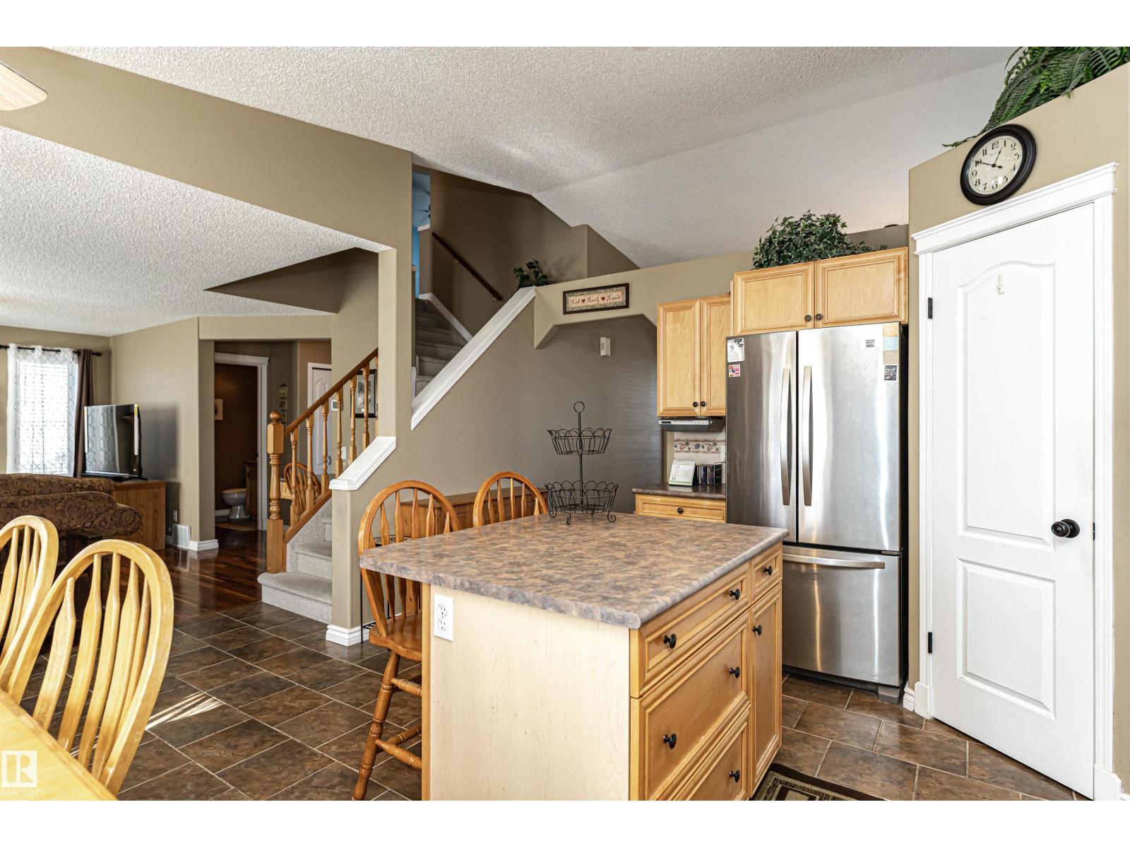 19047 51 AV NW - 21