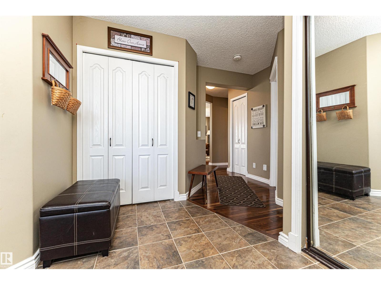 19047 51 AV NW - 10