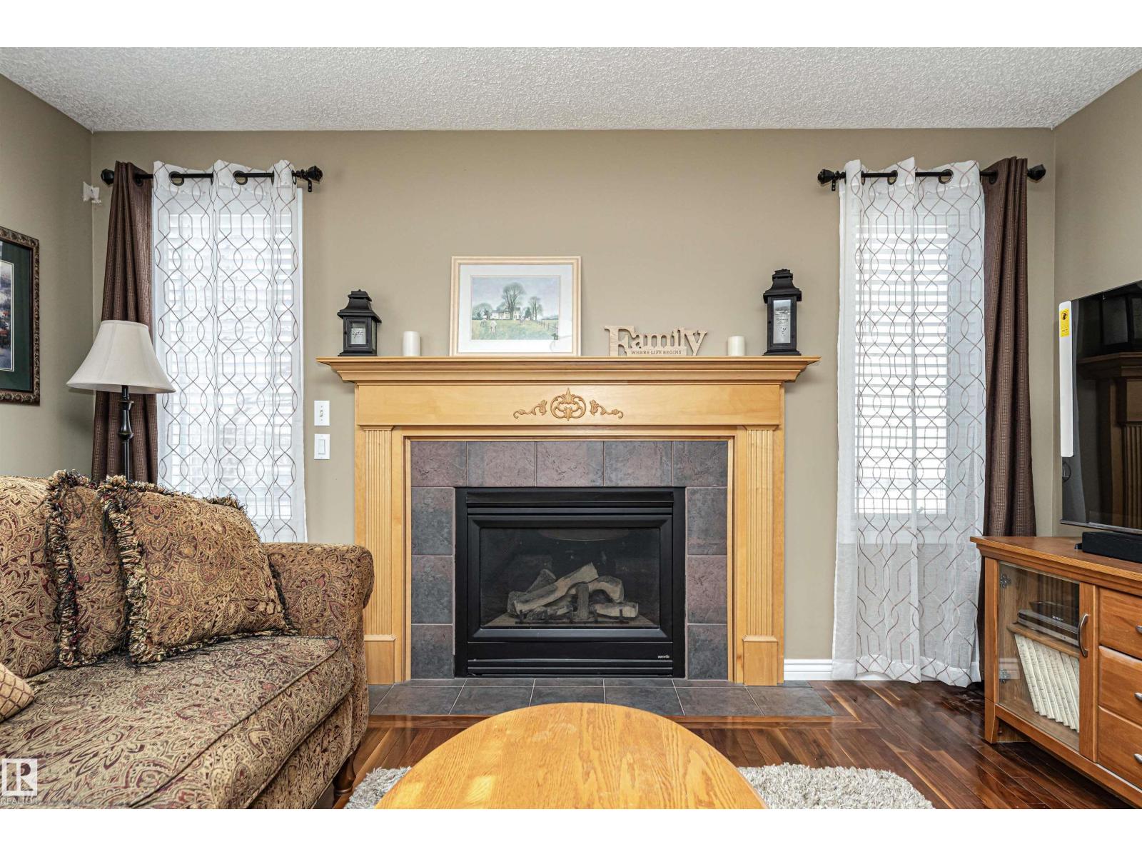 19047 51 AV NW - 30