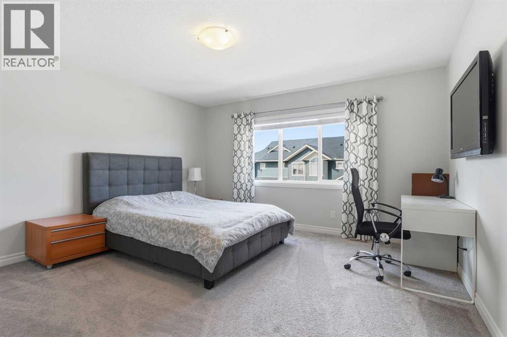 345 Evansglen Drive NW - 22