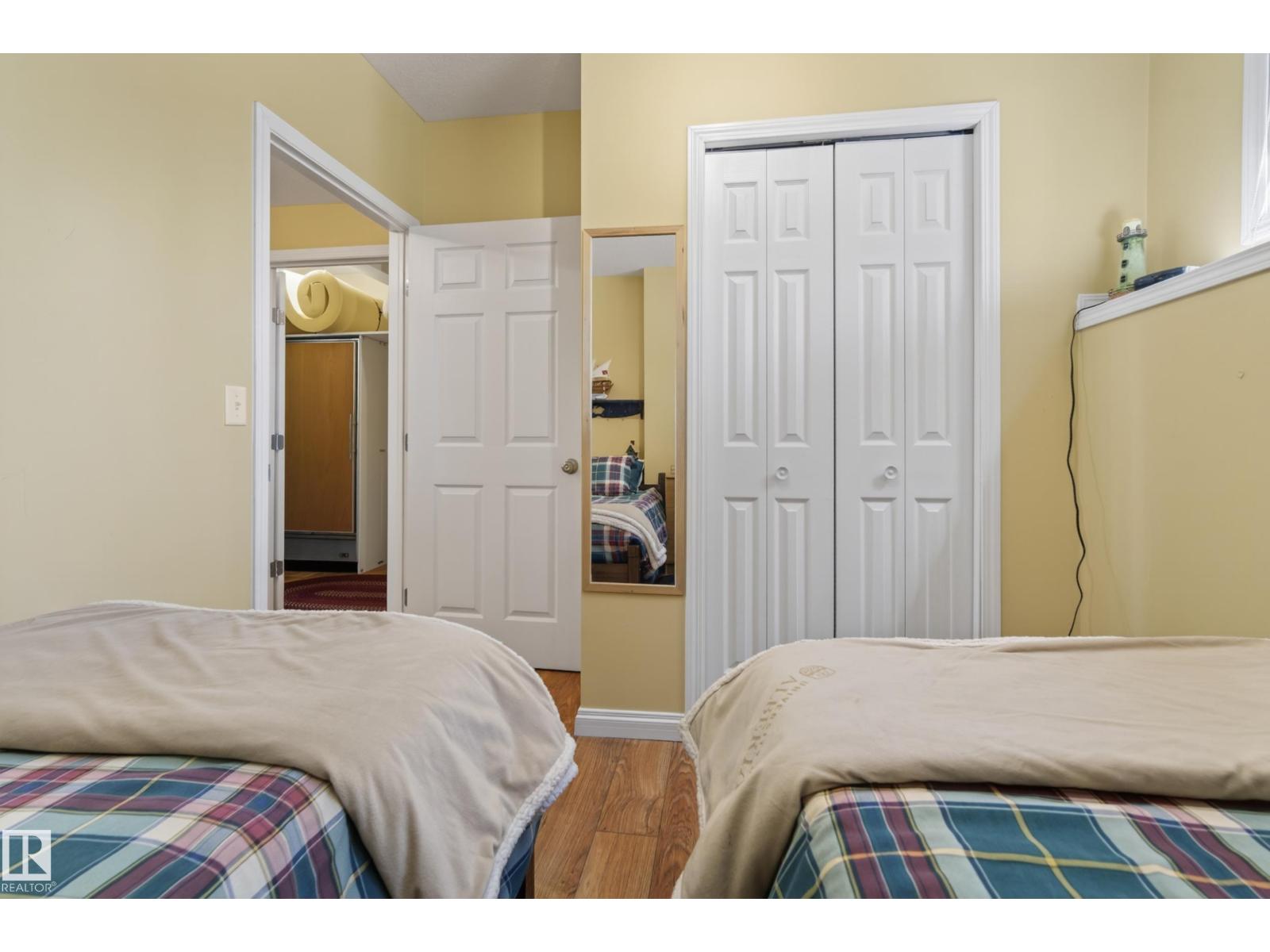 77 Lakeshore DR - 41