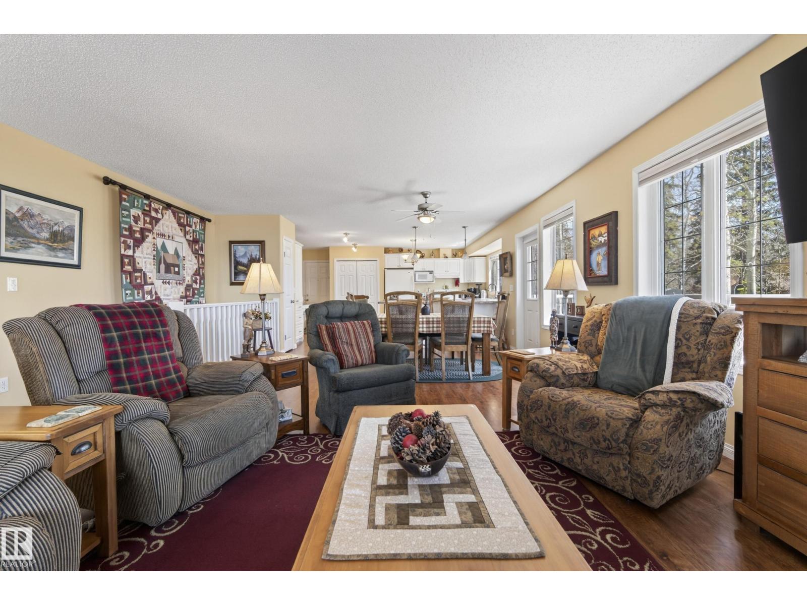 77 Lakeshore DR - 17