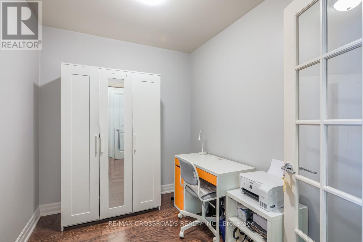 #203 8110 BIRCHMOUNT ROAD - 21