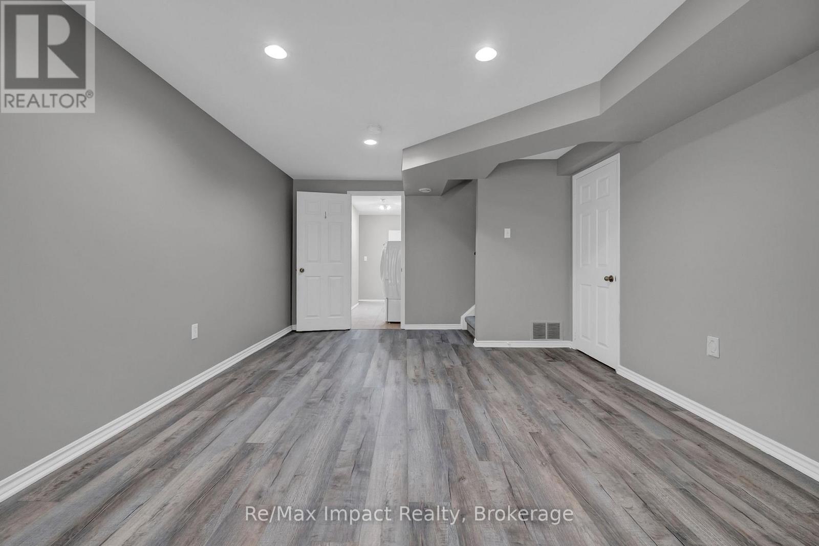 1872 WOODGATE COURT - 32