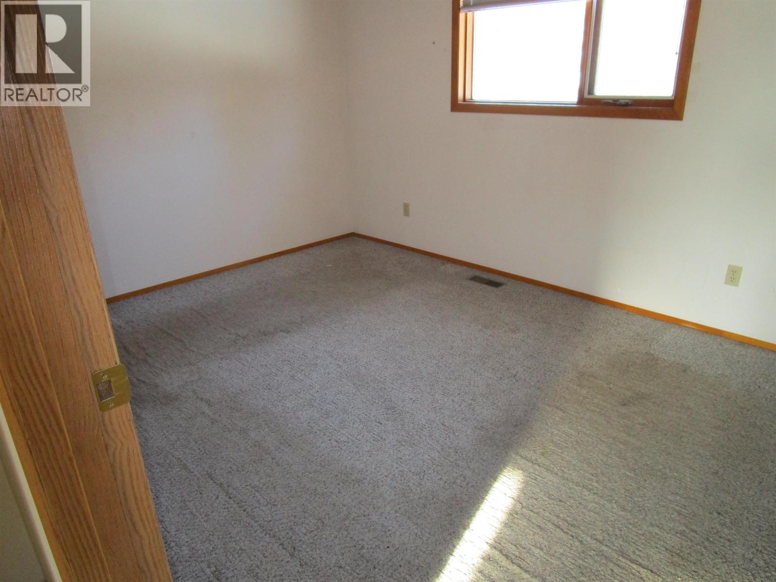5982 HORSE LAKE ROAD, 100 Mile House