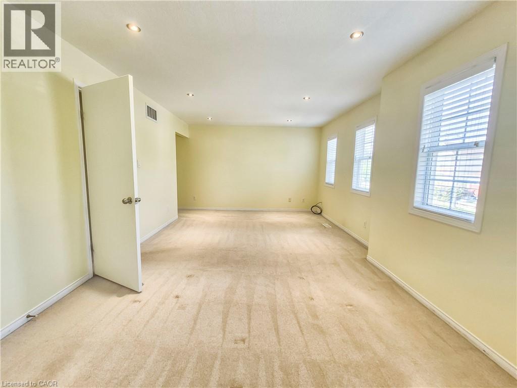 775 KARLSFELD Road, Waterloo, Ontario, N2T2X2 — Photo 5