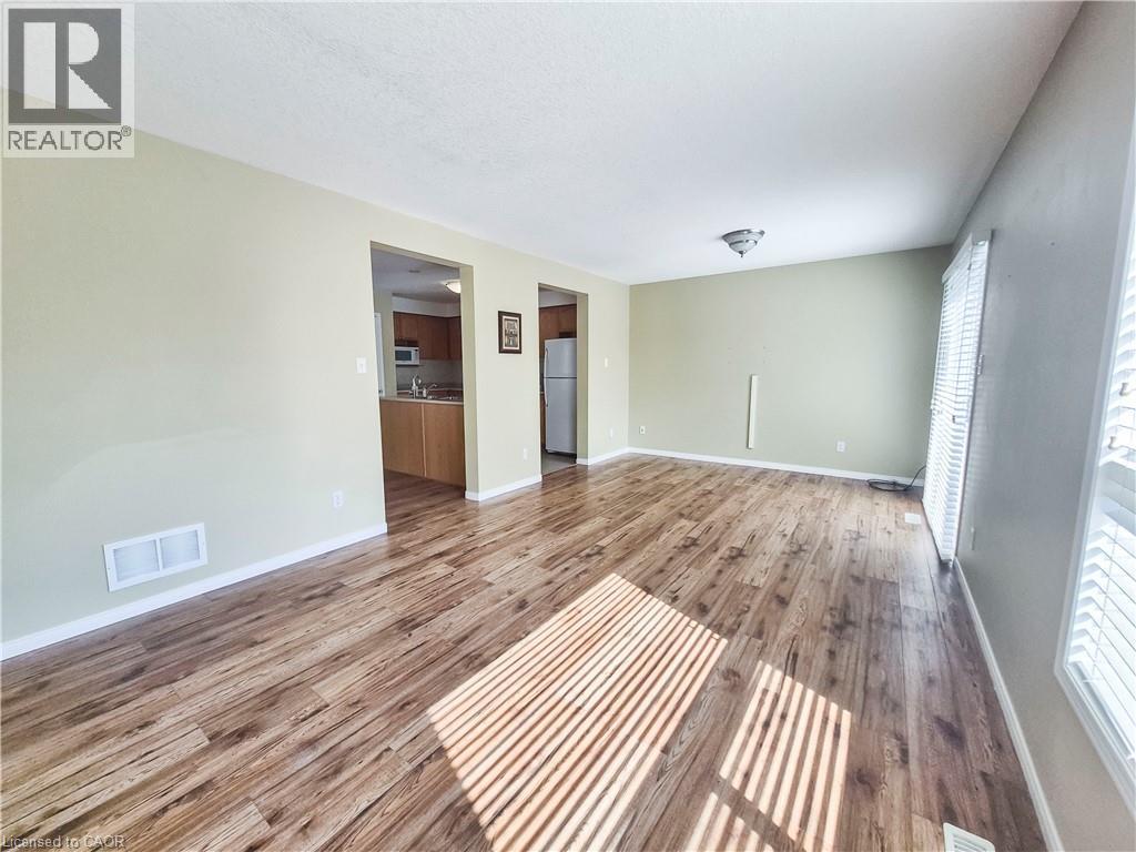 775 KARLSFELD Road, Waterloo, Ontario, N2T2X2 — Photo 14