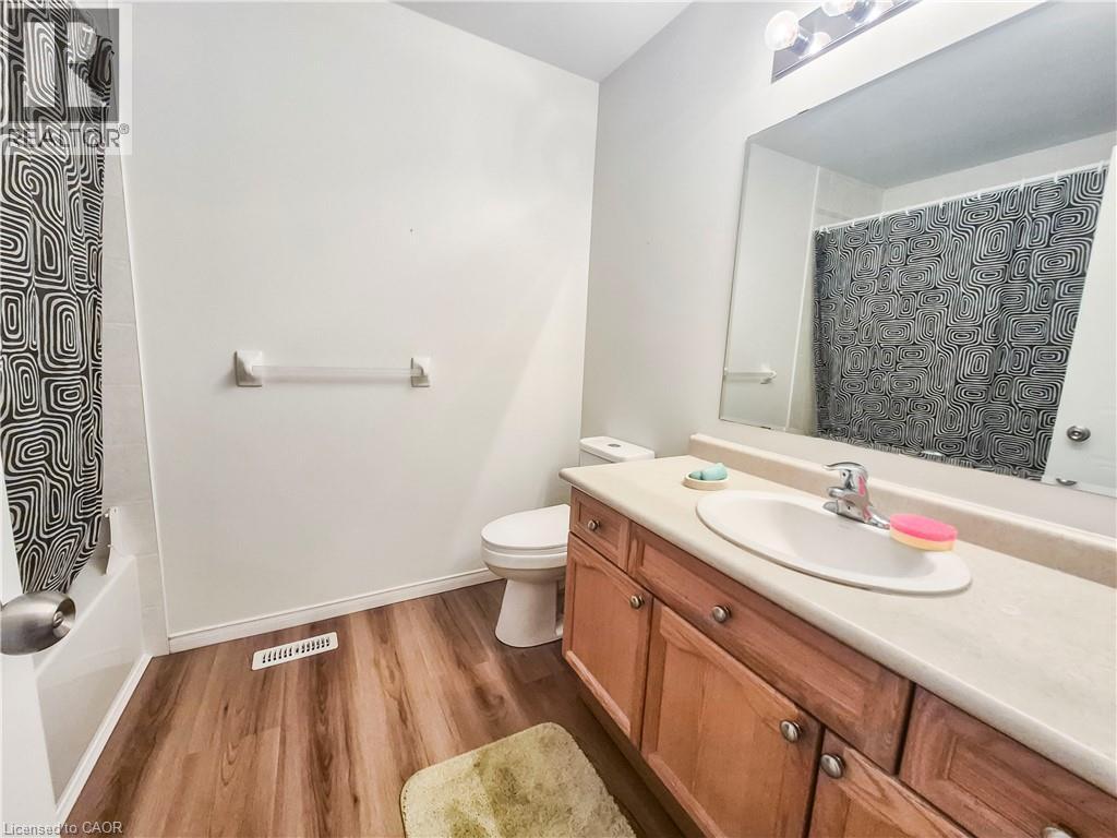 775 KARLSFELD Road, Waterloo, Ontario, N2T2X2 — Photo 4
