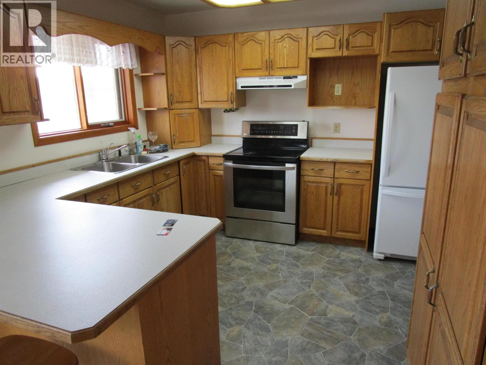 5982 HORSE LAKE ROAD, 100 Mile House