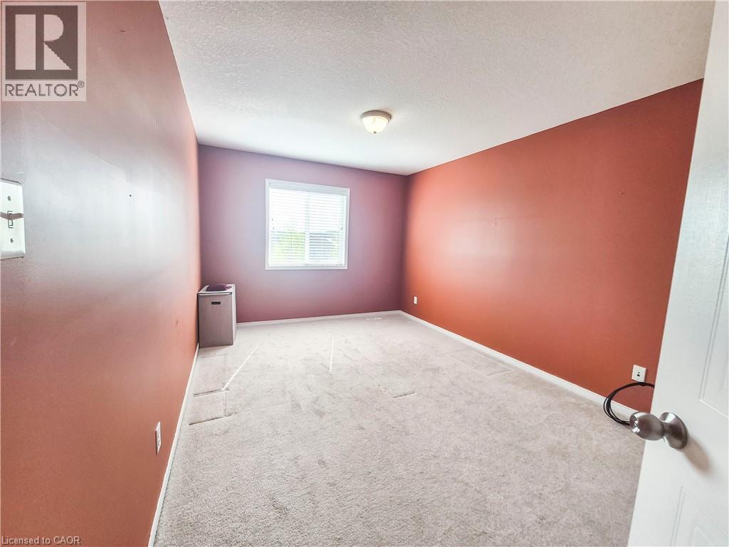 775 KARLSFELD Road, Waterloo, Ontario, N2T2X2 — Photo 7