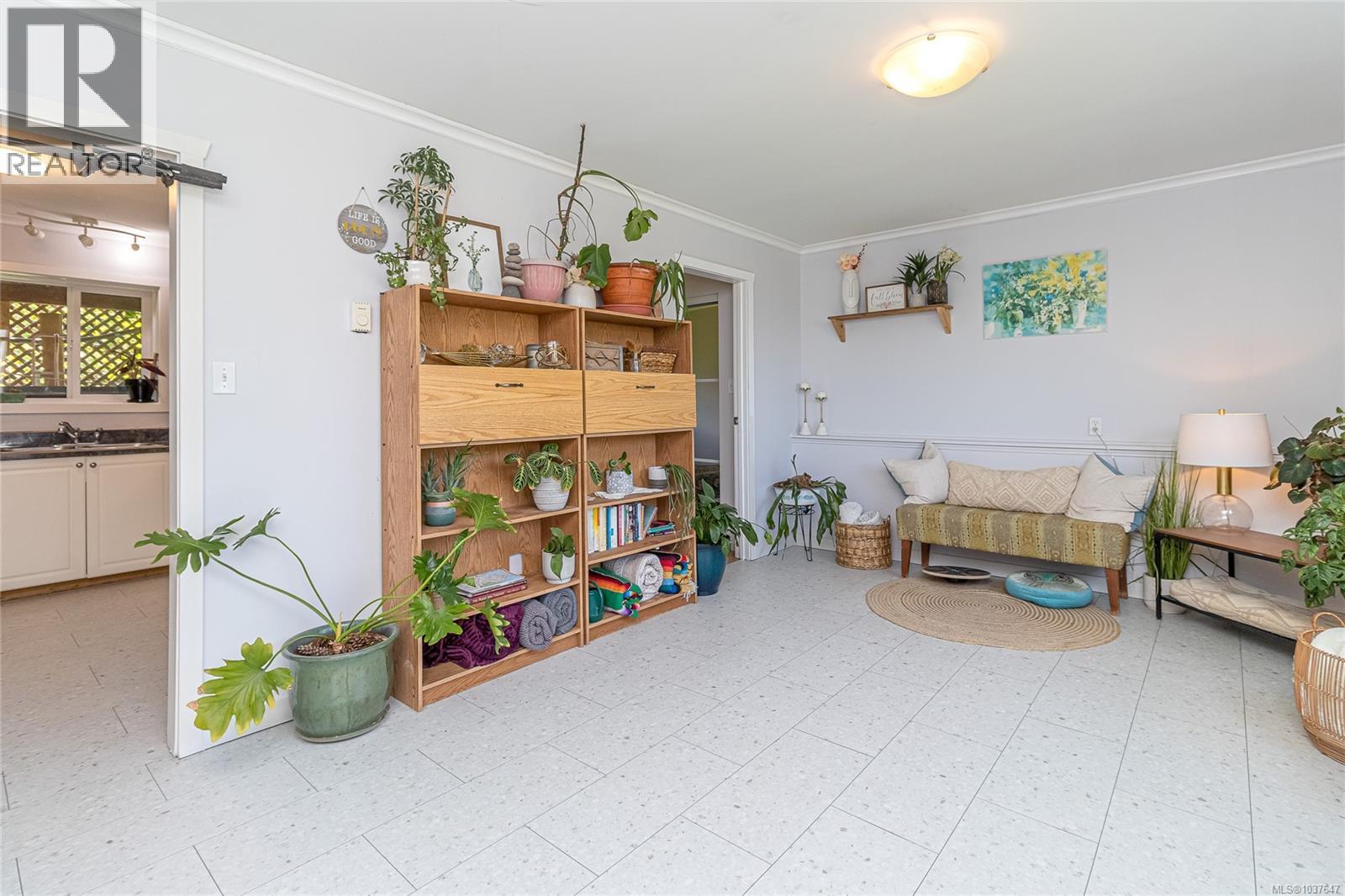 1584 Freda St - 24