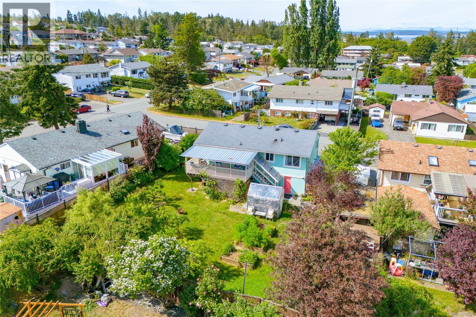 1584 Freda St - 70