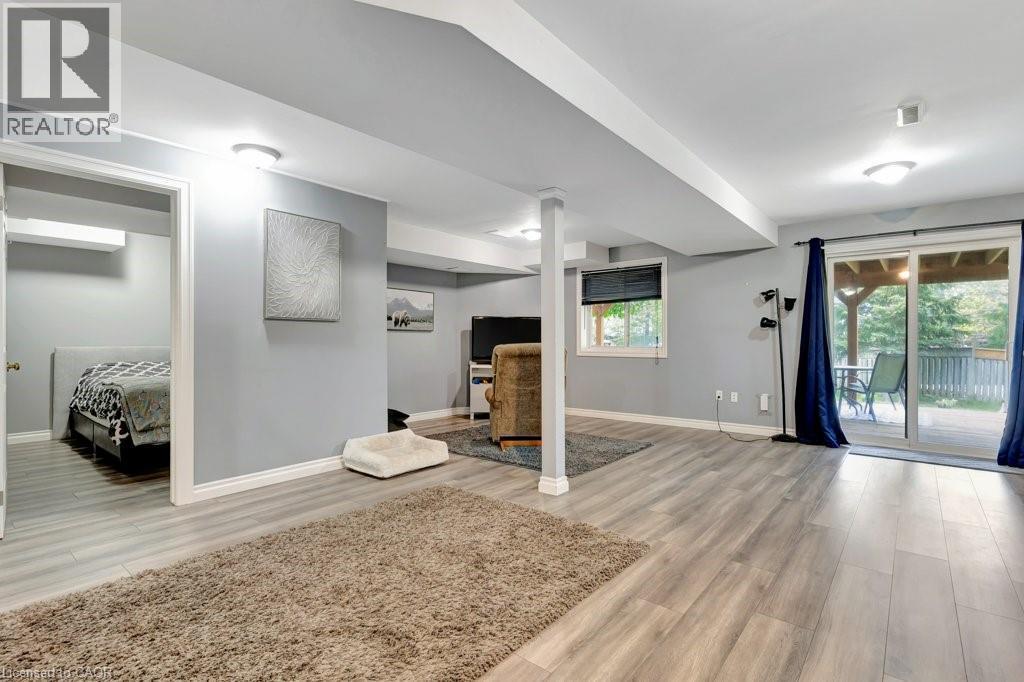 49 SMALL Court - 19