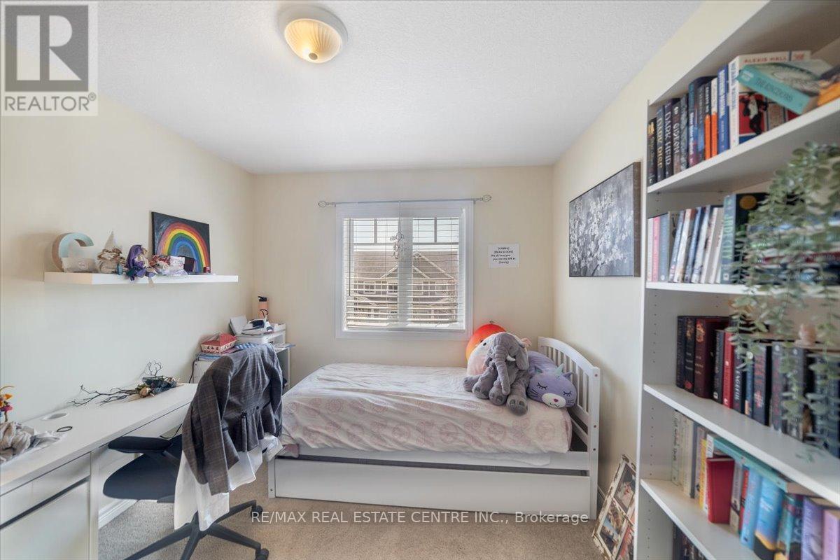 1 LAVERTY CRESCENT - 17