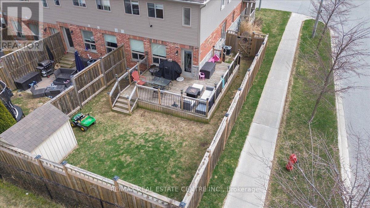 1 LAVERTY CRESCENT - 26
