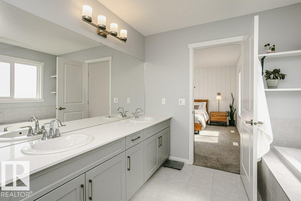 2423 16 AV NW - 41