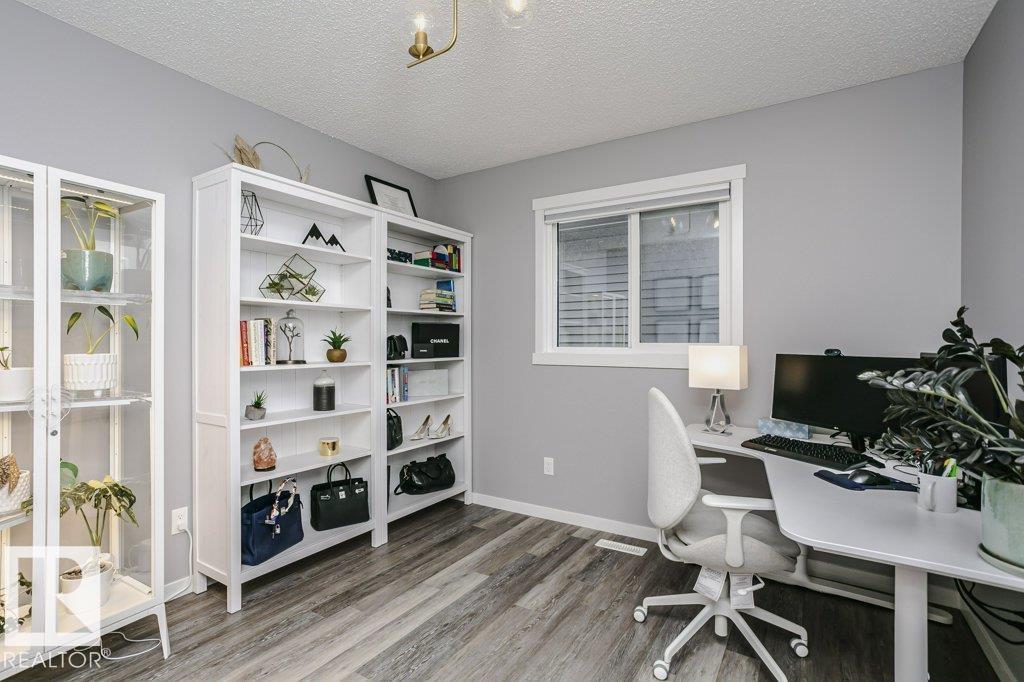 2423 16 AV NW - 44