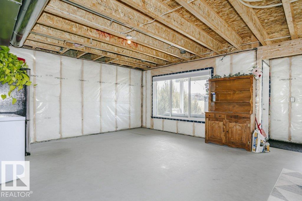 2423 16 AV NW - 54