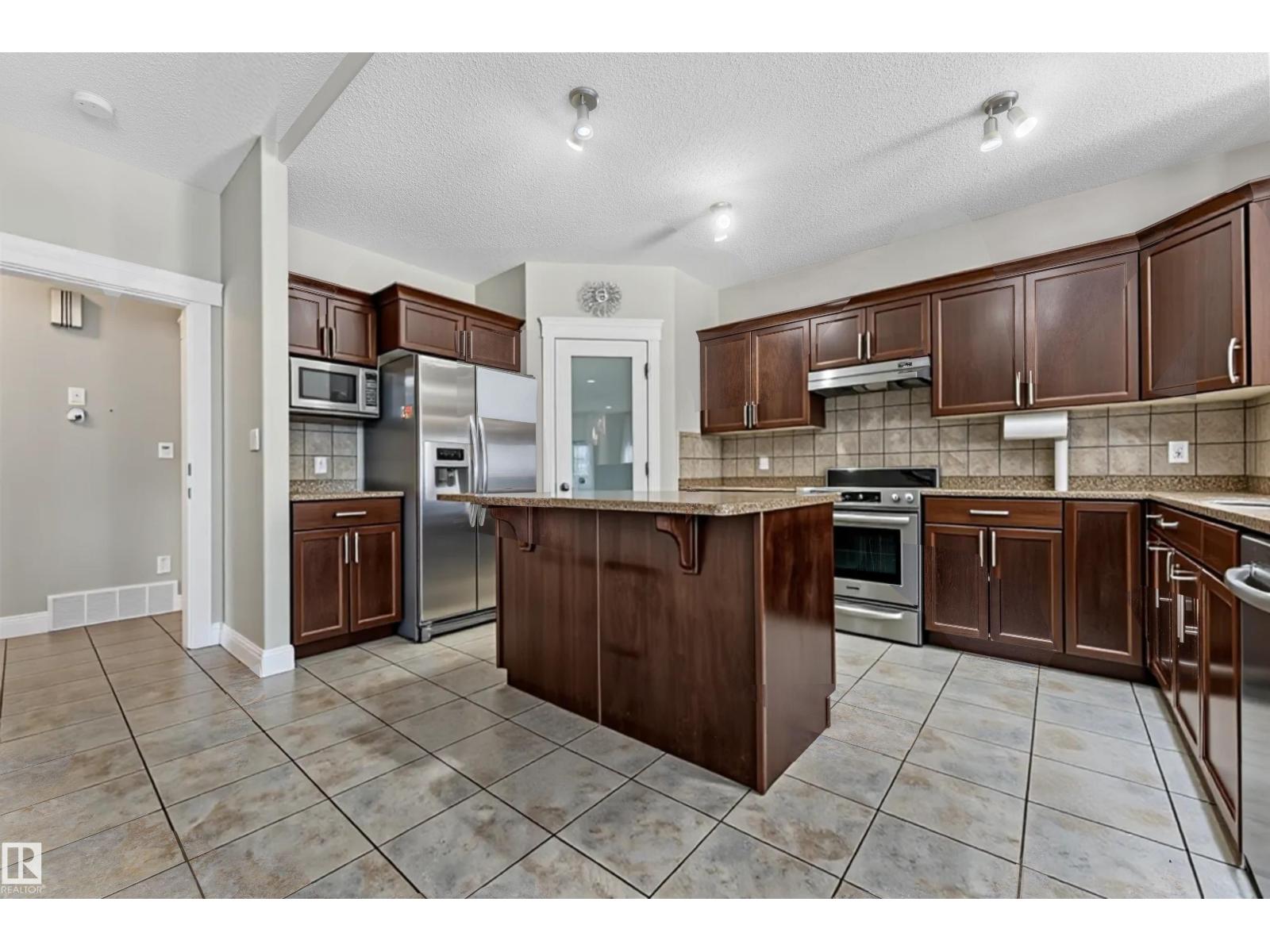 6159 12 AV SW - 12