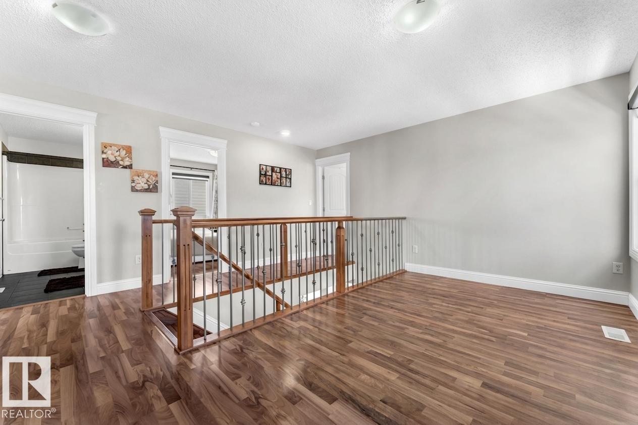 6159 12 AV SW - 18