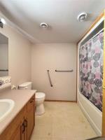 403 125 Centre Avenue E, Altona, MB R0G0B0 Photo 11