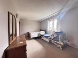 403 125 Centre Avenue E, Altona, MB R0G0B0 Photo 9