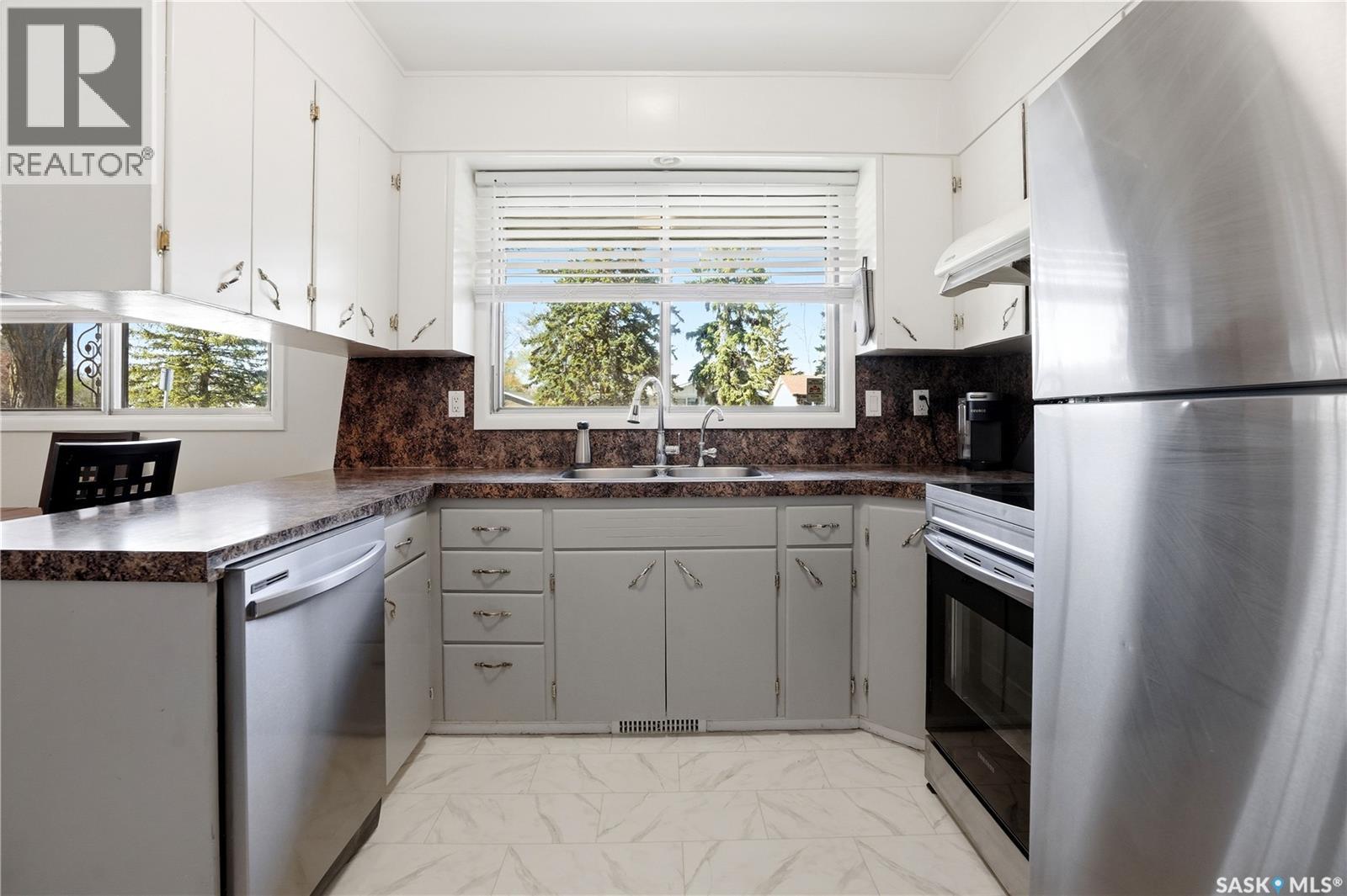 55 Donahue AVENUE - 11