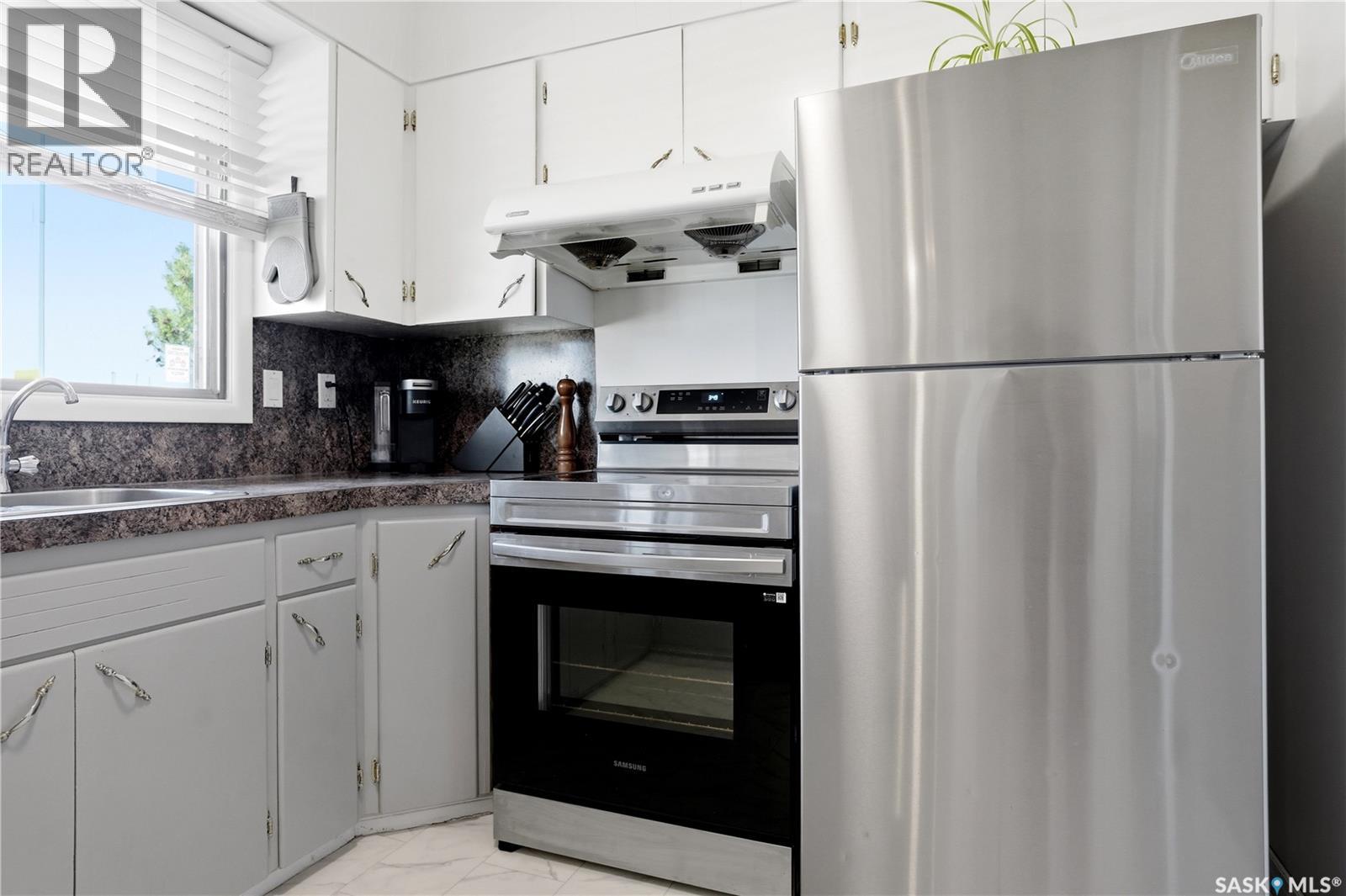 55 Donahue AVENUE - 14