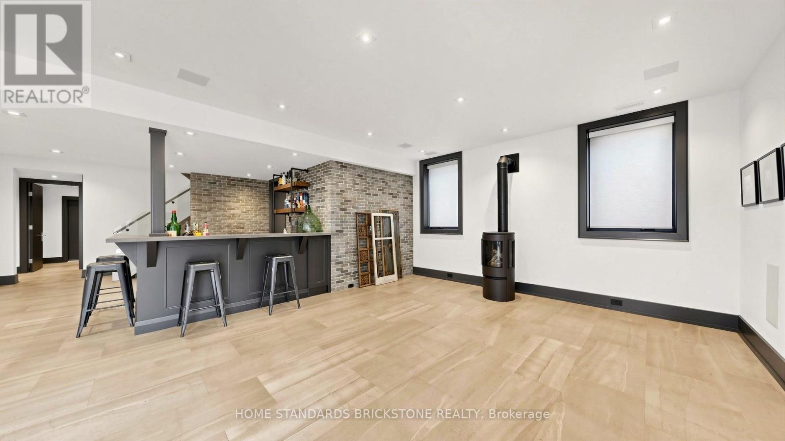 10 ALONZO ROAD - 31