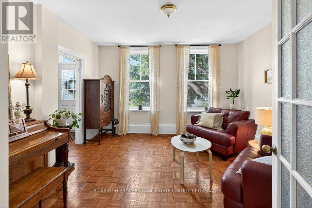 11 EMMA STREET - 12