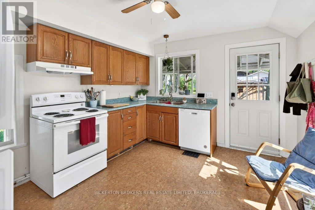 11 EMMA STREET - 23