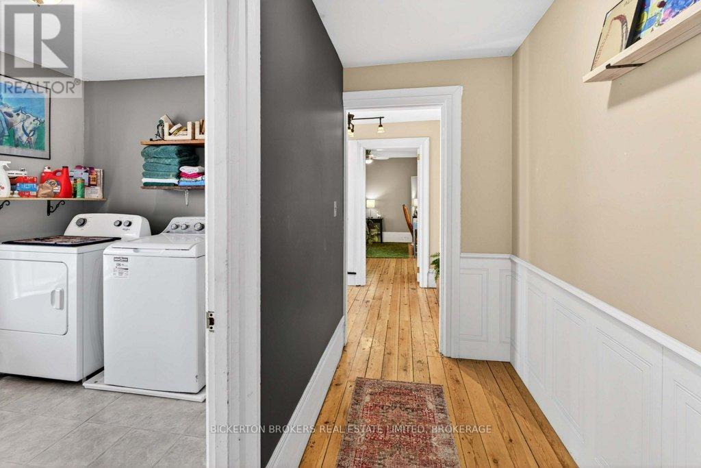 11 EMMA STREET - 37