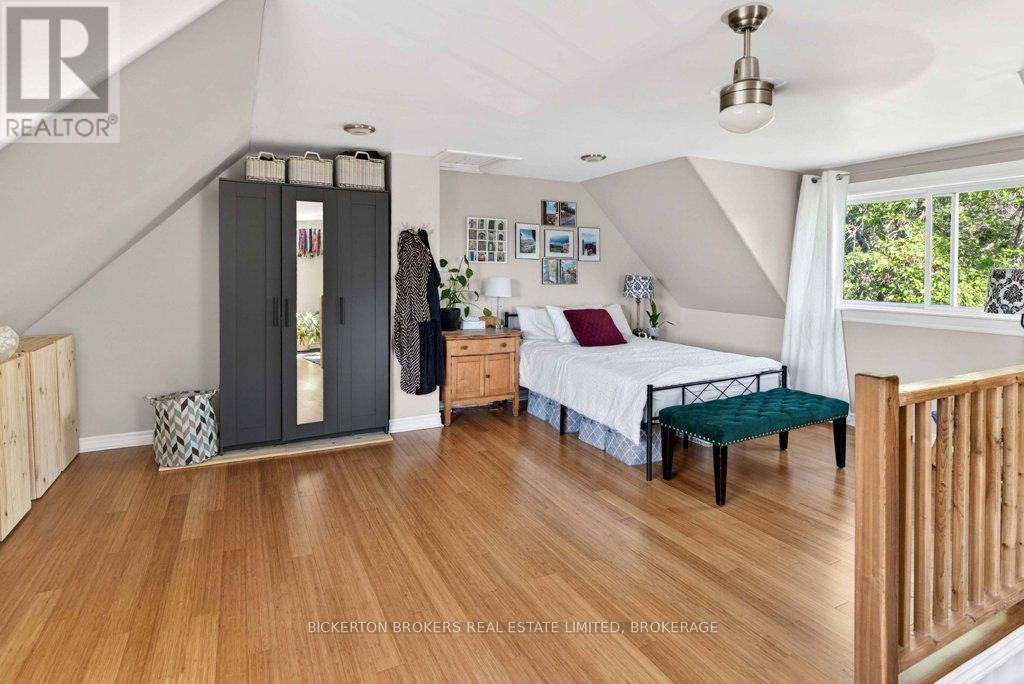 11 EMMA STREET - 38