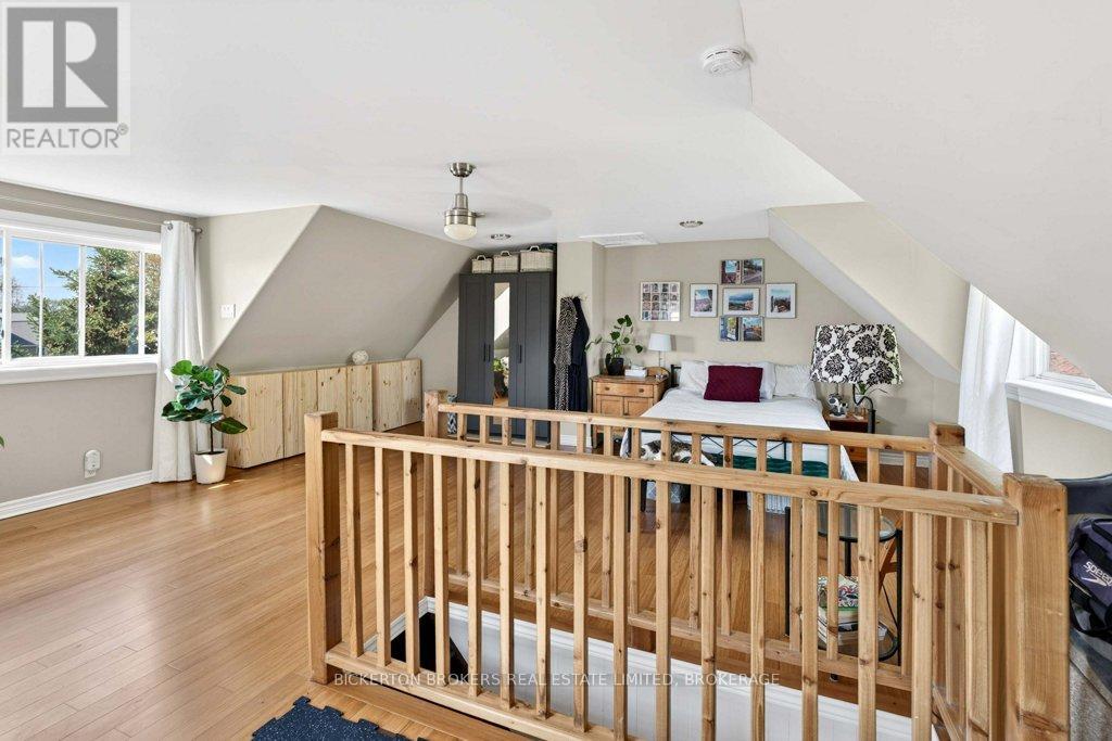 11 EMMA STREET - 41