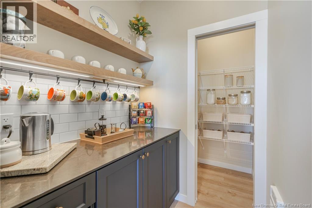 5 Headway Drive - 12