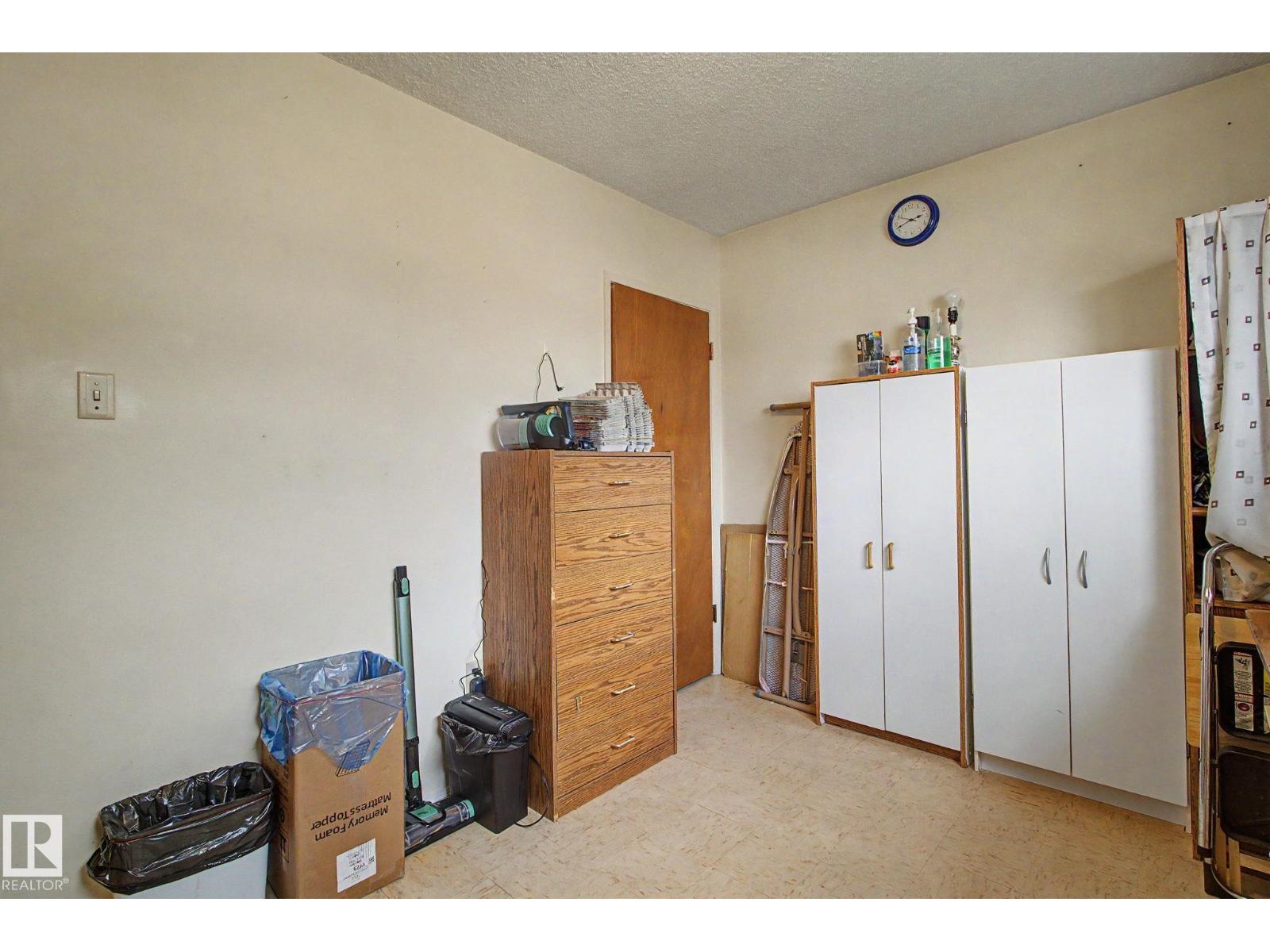 8115 169 ST NW - 21